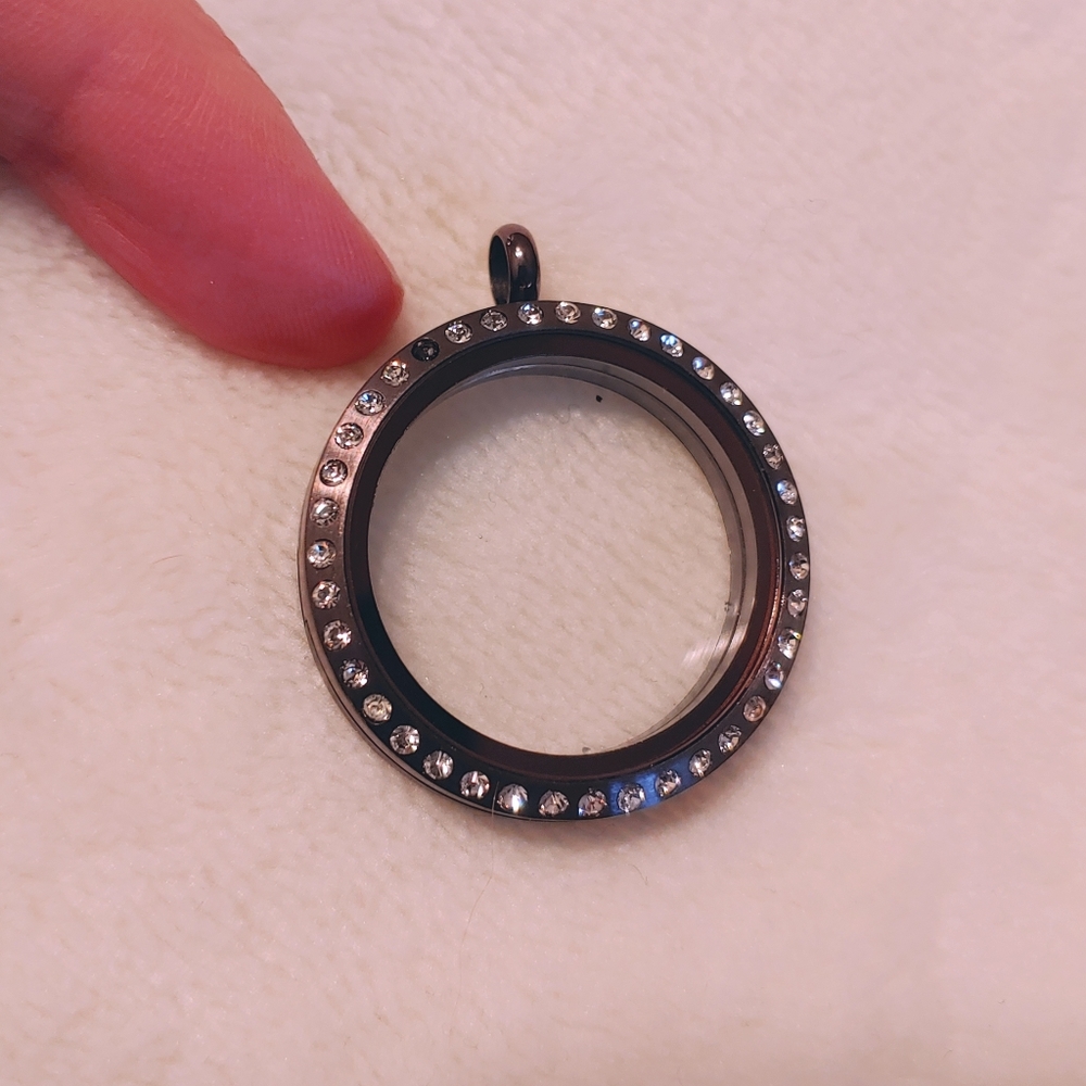 Origami Owl Locket - Picture 6 of 6